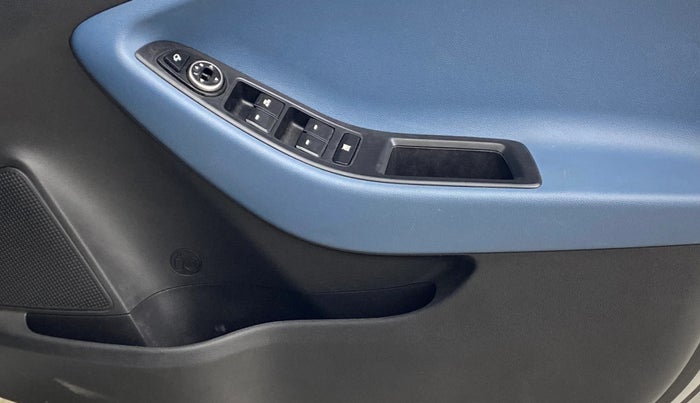 2016 Hyundai i20 Active 1.2 SX, Petrol, Manual, 45,274 km, Driver Side Door Panels Control