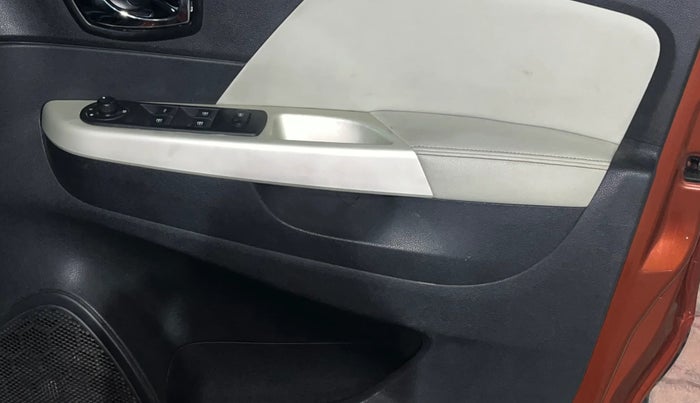 2018 Renault Captur PLATINE DIESEL , Diesel, Manual, 51,071 km, Driver Side Door Panels Control