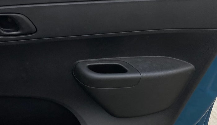 2020 Renault Kwid RXT 0.8, Petrol, Manual, 22,685 km, Driver Side Door Panels Control