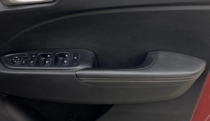 2019 Hyundai VENUE SX(O) 1.4 CRDI, Diesel, Manual, 67,145 km, Driver Side Door Panels Control