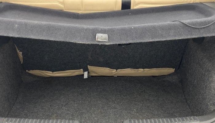 2017 Volkswagen Polo HIGHLINE1.5L, Diesel, Manual, 96,934 km, Boot Inside