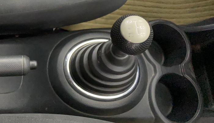 2016 Honda Brio VX MT, Petrol, Manual, 17,759 km, Gear Lever