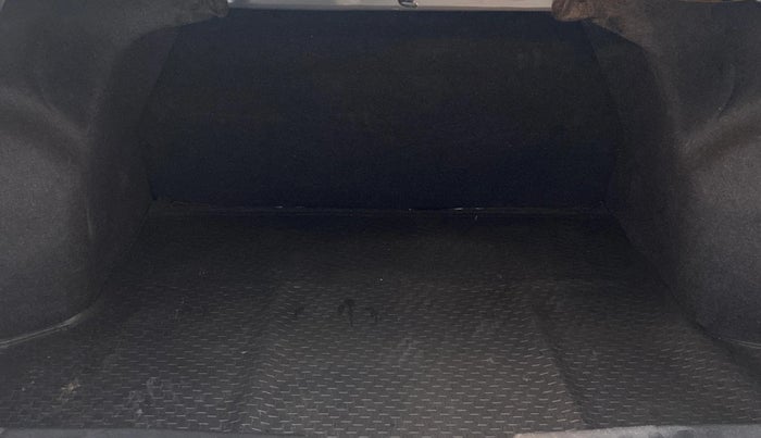 2020 Maruti Ciaz ALPHA  AT 1.5 SHVS PETROL, Petrol, Automatic, 40,410 km, Boot Inside