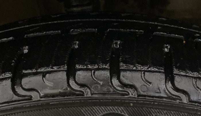 2016 Maruti Wagon R Stingray VXI AMT(O), Petrol, Automatic, 56,085 km, Right Front Tyre Tread