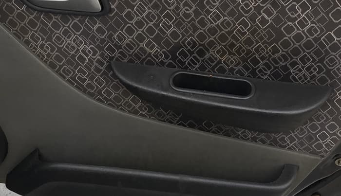 2016 Maruti Alto 800 VXI, Petrol, Manual, 87,762 km, Driver Side Door Panels Control
