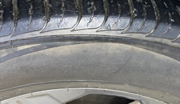 2022 KIA SELTOS HTK PLUS 1.5 DIESEL IMT, Diesel, Manual, 42,957 km, Right Front Tyre Tread