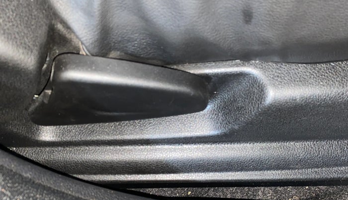 2022 Renault Kwid RXT 1.0, Petrol, Manual, 14,894 km, Driver Side Adjustment Panel