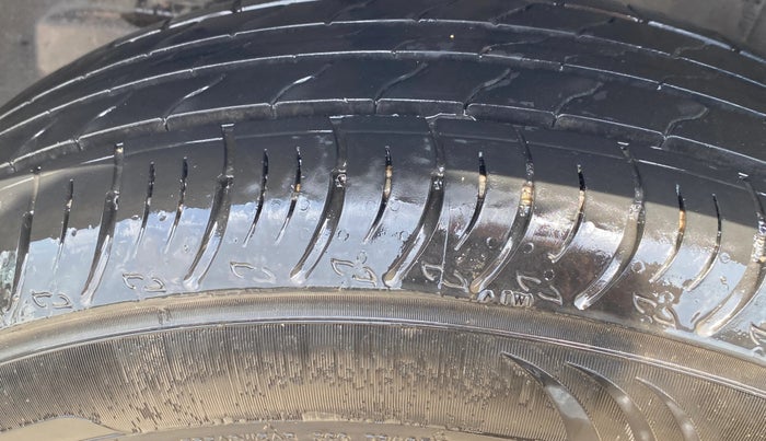 2021 Tata PUNCH CREATIVE  AMT, Petrol, Automatic, 1,00,394 km, Right Rear Tyre Tread