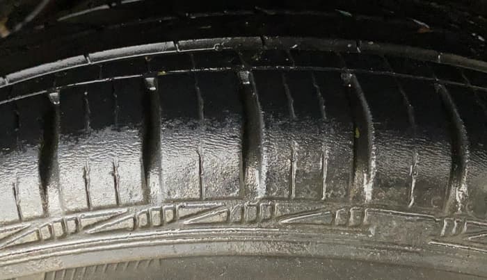 2015 Honda Brio S MT, Petrol, Manual, 58,317 km, Left Rear Tyre Tread