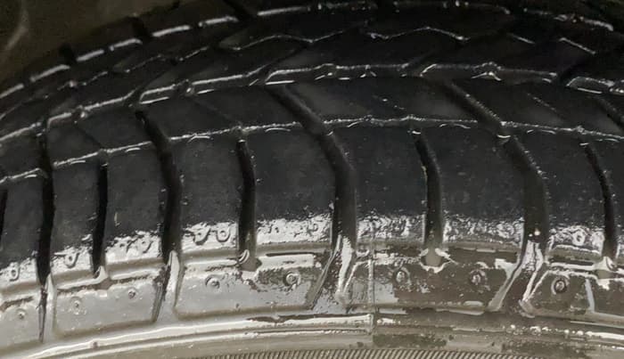2015 Honda Brio S MT, Petrol, Manual, 58,317 km, Right Front Tyre Tread