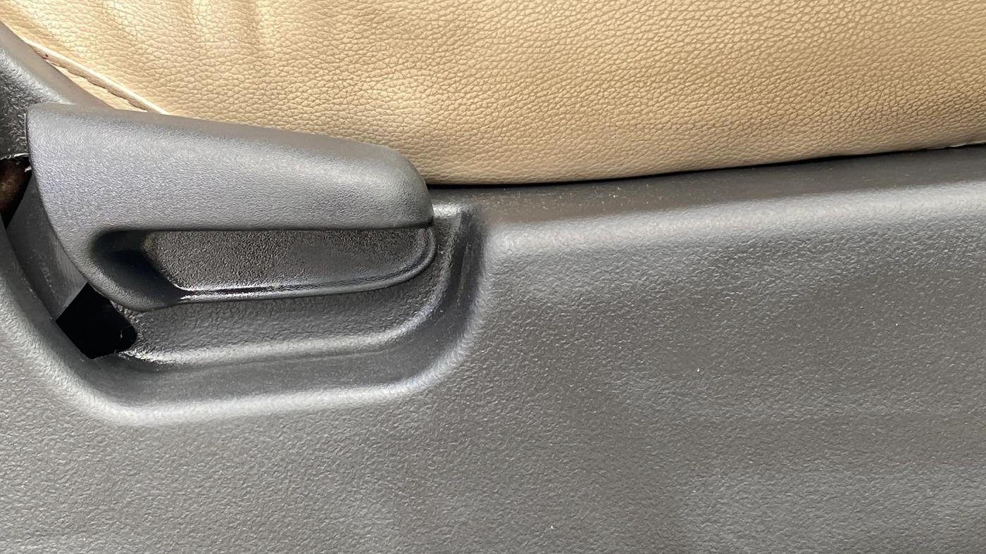 2017 Maruti Wagon R 1.0 VXI AMT, Petrol, Automatic, 79,458 km, Driver Side Adjustment Panel