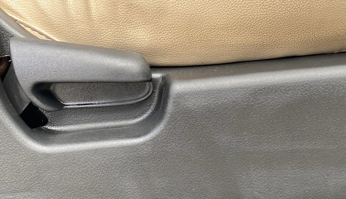 2017 Maruti Wagon R 1.0 VXI AMT, Petrol, Automatic, 79,458 km, Driver Side Adjustment Panel