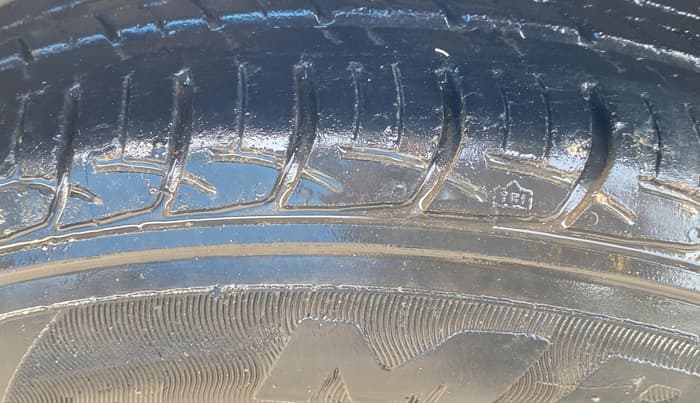 2018 Maruti Ciaz DELTA 1.4 AT PETROL, Petrol, Automatic, 92,774 km, Left Front Tyre Tread