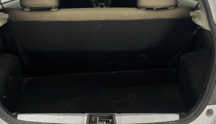 2015 Toyota Etios Liva G, Petrol, Manual, 1,14,496 km, Boot Inside