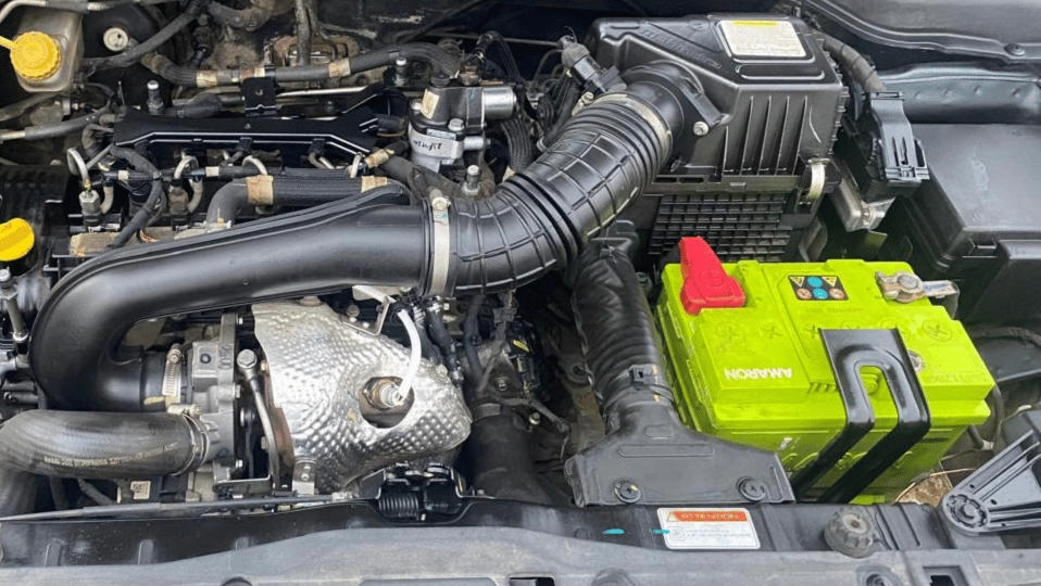 2021 Mahindra XUV300 W6 1.5 Diesel, Diesel, Manual, 68,131 km, Engine View - Left