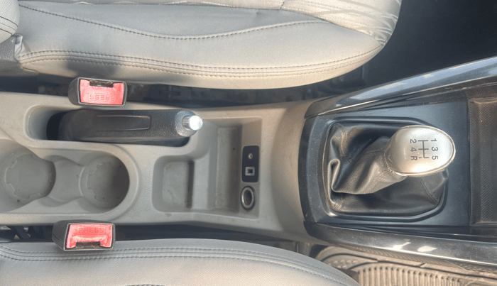 2013 Ford Ecosport TITANIUM 1.0L ECOBOOST, Petrol, Manual, 1,23,456 km, Gear Lever