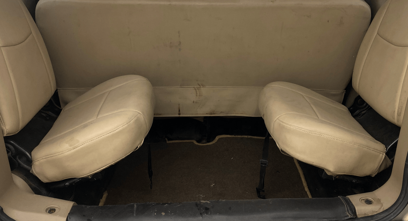 2018 Mahindra TUV300 T8, Diesel, Manual, 1,16,362 km, Boot Inside