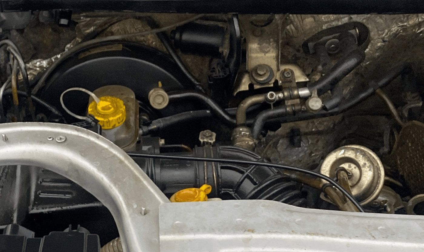 2018 Mahindra TUV300 T8, Diesel, Manual, 1,16,362 km, Engine View - Right