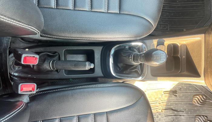 2017 Renault Kwid RXL, Petrol, Manual, 66,012 km, Gear Lever