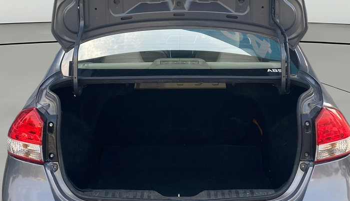 2014 Maruti Ciaz VXI+, Petrol, Manual, 1,07,012 km, Boot Inside