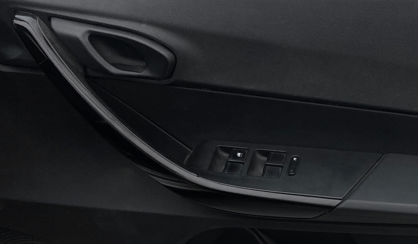 2018 Tata TIAGO NRG PETROL, Petrol, Manual, 93,561 km, Driver Side Door Panels Control