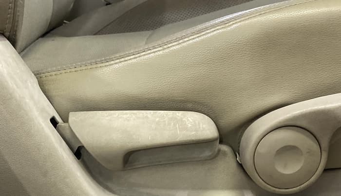 2015 Maruti Ciaz ZXI AT, Petrol, Automatic, 76,067 km, Driver Side Adjustment Panel
