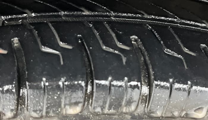2018 Maruti Wagon R 1.0 LXI, Petrol, Manual, 61,365 km, Left Front Tyre Tread
