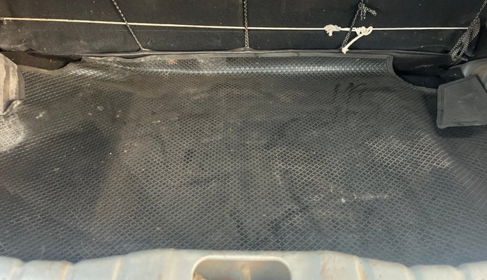 2015 Hyundai Eon MAGNA +, Petrol, Manual, 93,688 km, Boot Inside