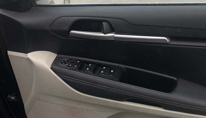 2022 KIA SONET HTX ANNIVERSARY EDITION 1.0 IMT, Petrol, Manual, 90,462 km, Driver Side Door Panels Control