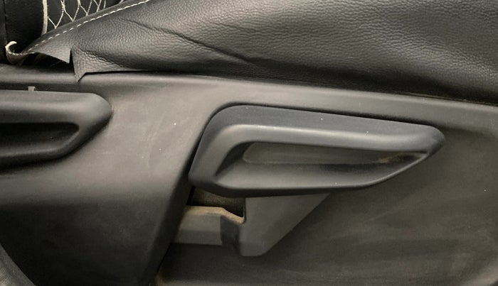 2020 Tata Tiago XZ PETROL, Petrol, Manual, 77,720 km, Driver Side Adjustment Panel