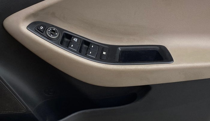 2018 Hyundai Elite i20 ASTA 1.2  CVT, Petrol, Automatic, 33,381 km, Driver Side Door Panels Control