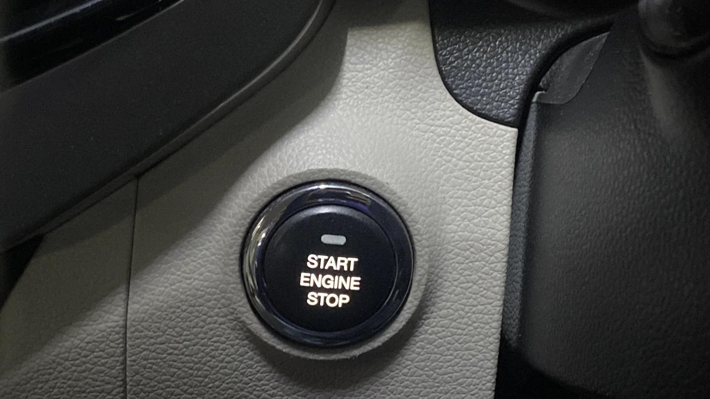 2021 Mahindra XUV300 W8 1.2 PETROL, Petrol, Manual, 67,784 km, Keyless Start/ Stop Button