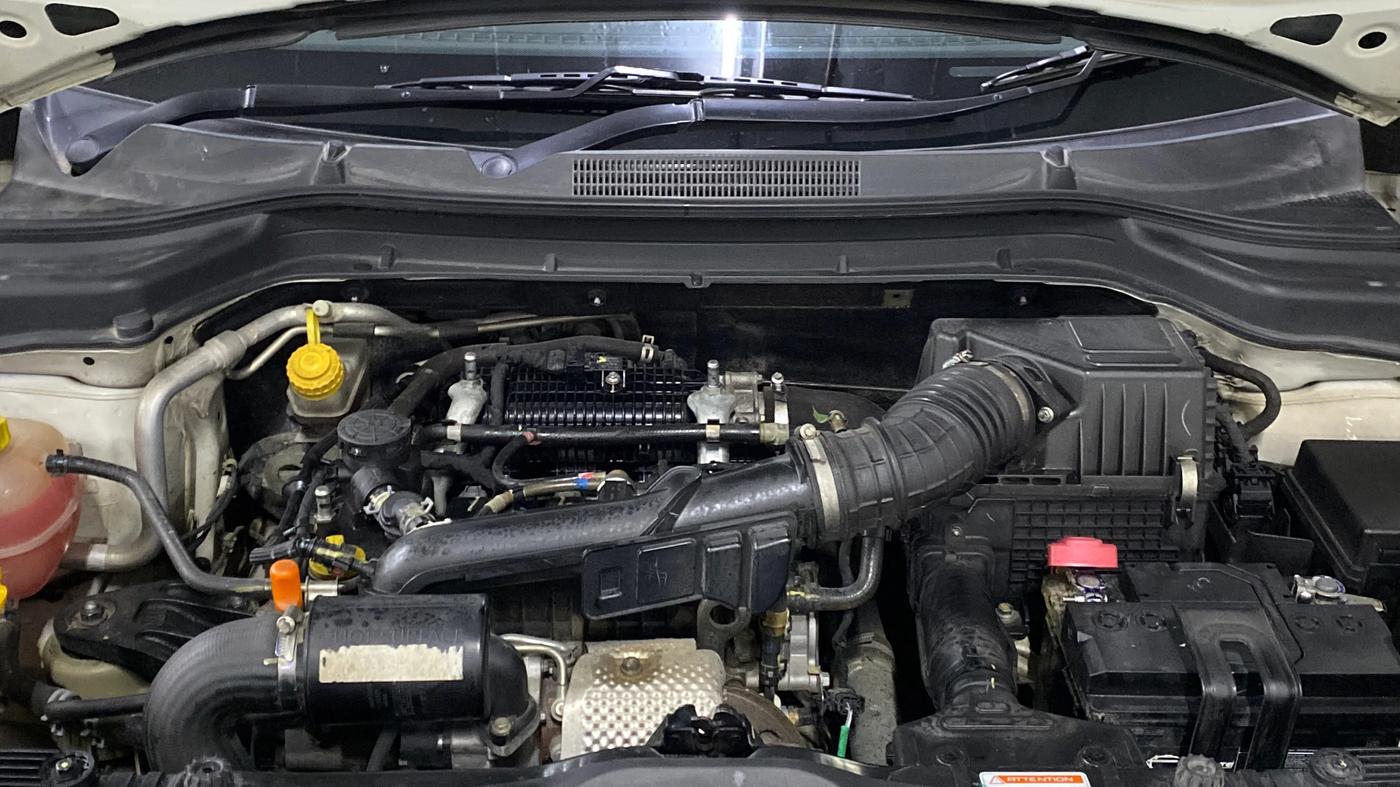 2021 Mahindra XUV300 W8 1.2 PETROL, Petrol, Manual, 67,784 km, Engine View