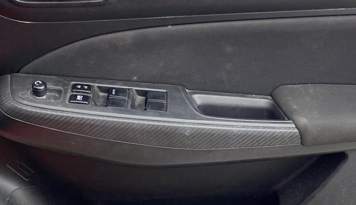 2020 Maruti Swift VXI, Petrol, Manual, 44,334 km, Driver Side Door Panels Control