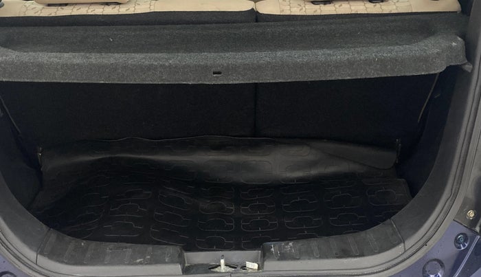 2017 Maruti Wagon R 1.0 VXI + (O) AMT, Petrol, Automatic, 77,337 km, Boot Inside