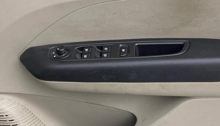 2023 Renault TRIBER RXT, Petrol, Manual, 25,828 km, Driver Side Door Panels Control