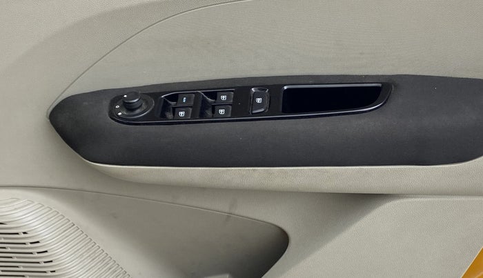 2019 Renault TRIBER RXZ, Petrol, Manual, 58,668 km, Driver Side Door Panels Control