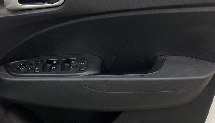 2021 Hyundai VENUE SX PLUS 1.0 TURBO DCT, Petrol, Automatic, 1,06,047 km, Driver Side Door Panels Control