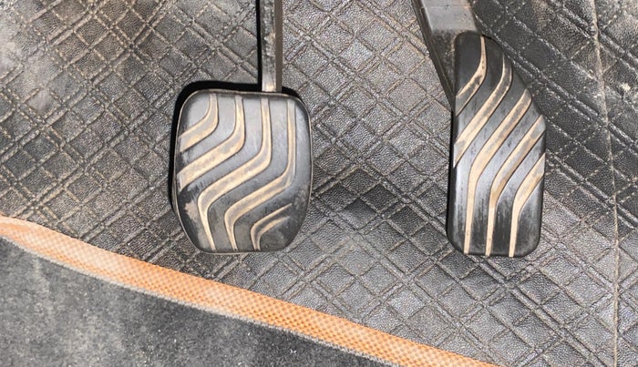 2019 Renault Kwid CLIMBER 1.0 AMT, Petrol, Automatic, 28,952 km, Pedals