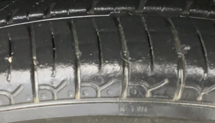 2019 Maruti New Wagon-R LXI CNG 1.0, CNG, Manual, 1,09,645 km, Left Front Tyre Tread
