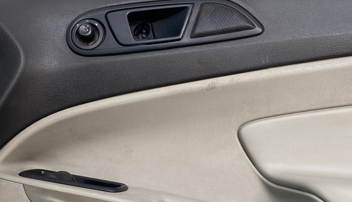 2016 Ford Ecosport AMBIENTE 1.5L PETROL, Petrol, Manual, 1,00,605 km, Driver Side Door Panels Control