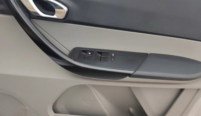 2018 Tata Tiago XZ PETROL, Petrol, Manual, 73,906 km, Driver Side Door Panels Control