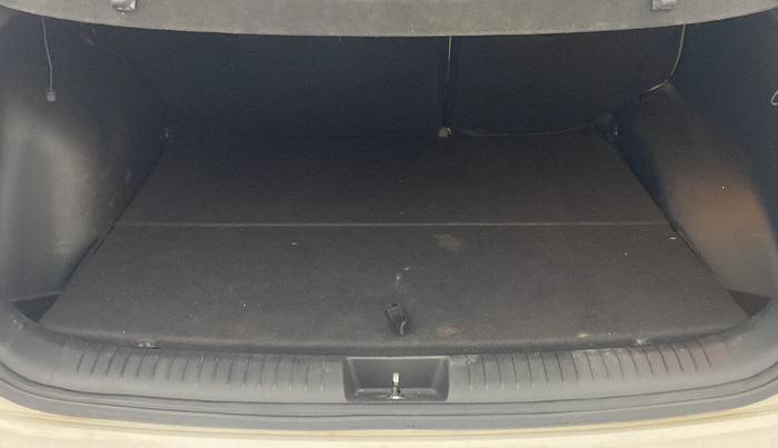 2017 Hyundai Creta SX PLUS AT 1.6 PETROL, Petrol, Automatic, 73,319 km, Boot Inside