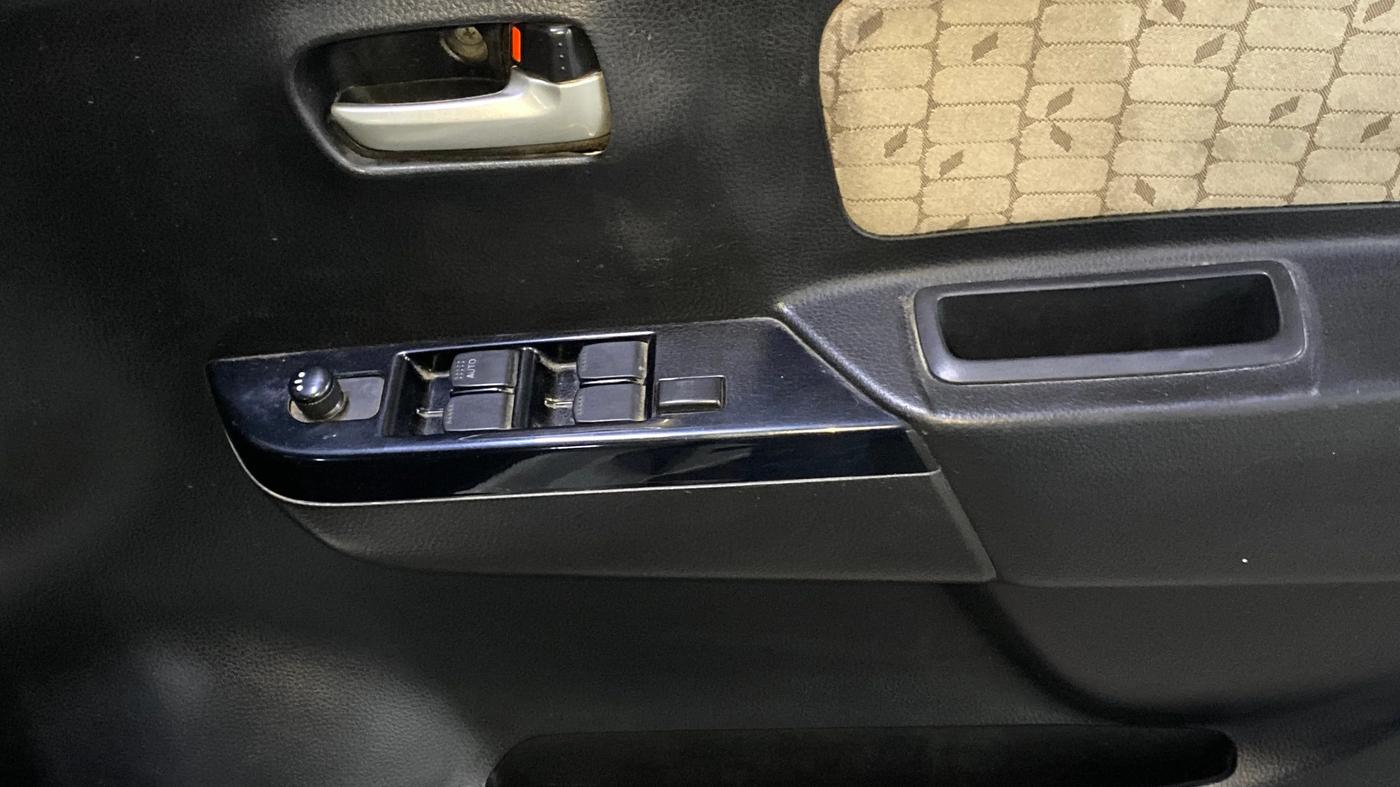 2018 Maruti Wagon R 1.0 VXI, Petrol, Manual, 85,514 km, Driver Side Door Panels Control