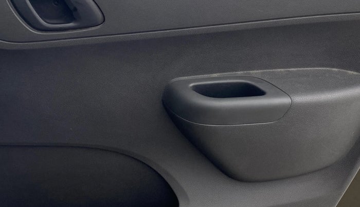 2016 Renault Kwid RXT 0.8, Petrol, Manual, 56,130 km, Driver Side Door Panels Control