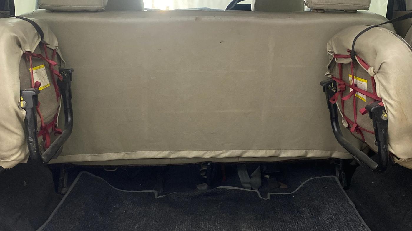 2015 Mahindra TUV300 T8, Diesel, Manual, 96,355 km, Boot Inside