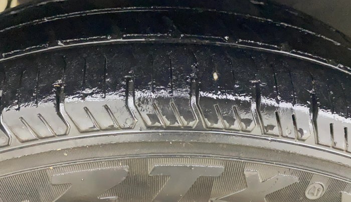 2015 Hyundai Eon ERA +, Petrol, Manual, 65,645 km, Left Front Tyre Tread