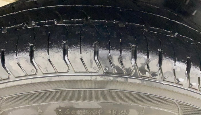 2015 Hyundai Eon ERA +, Petrol, Manual, 65,645 km, Left Rear Tyre Tread