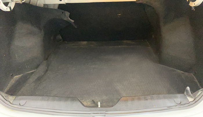 2017 Maruti Ciaz DELTA 1.4 AT PETROL, Petrol, Automatic, 89,622 km, Boot Inside