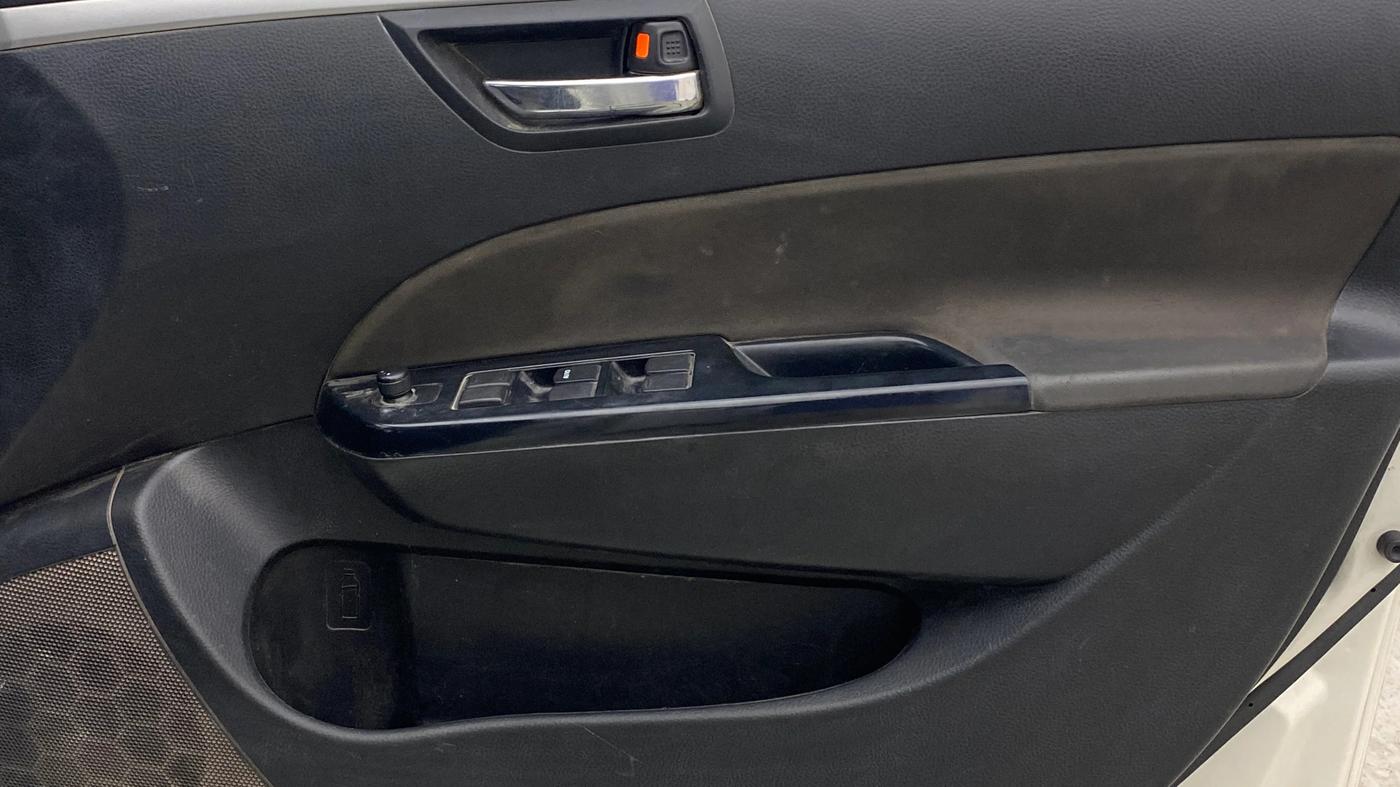 2013 Maruti Swift VDI, Diesel, Manual, 1,49,914 km, Driver Side Door Panels Control